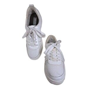 MIA Women's Elia Sneakers Comfort Shoes Lace Up White Low Top Size 8.5 Walking
